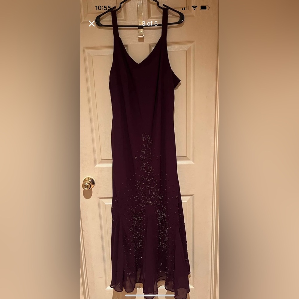 Elegant Ladies Beaded Dress, Size 16 - Picture 3 of 5